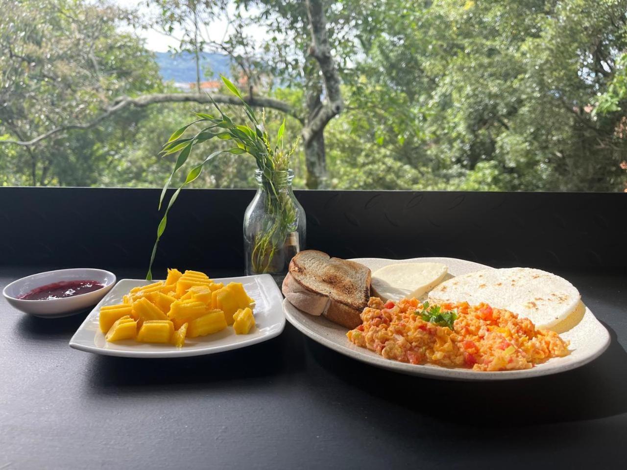 Hotel Zona Verde Medellin Ngoại thất bức ảnh